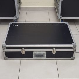 FLIGHT CASE Esterno 90 x 58.5 x H23cm Interno 87.5 x 56.5 x H14 + 6cm - Usato